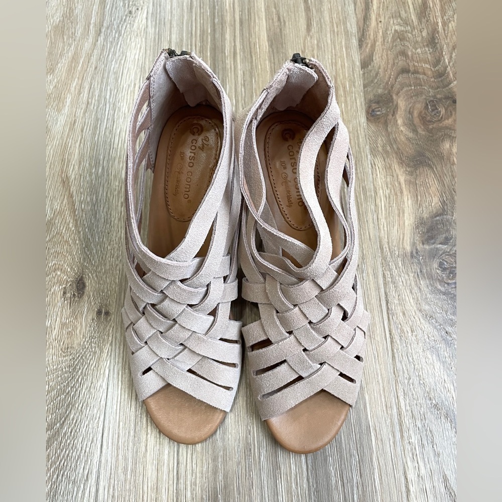 Corso Como Women's Genni Dress Sandal, Tan Sporty Goat, 7 M EUC